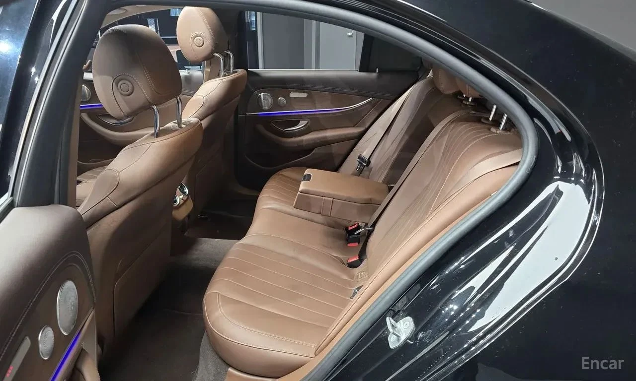 Mercedes-Benz E 300, снимка 16 - Автомобили и джипове - 56727141