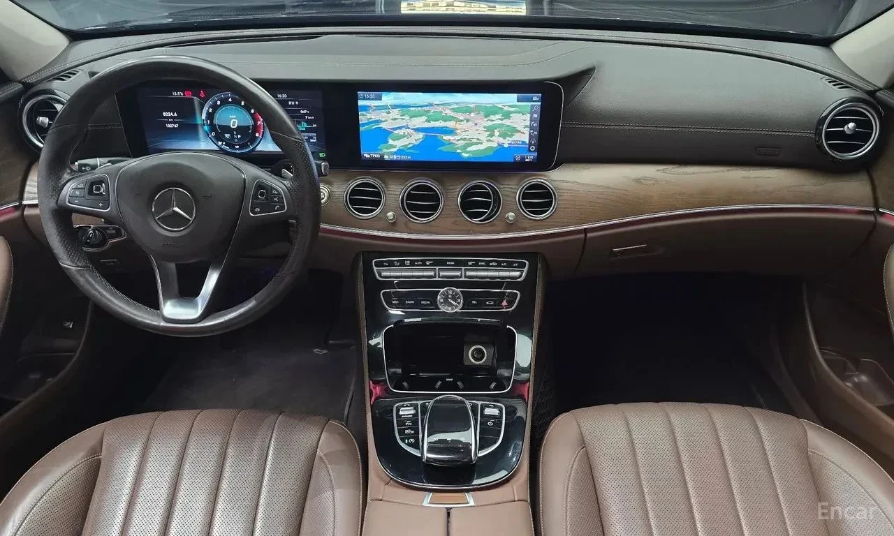 Mercedes-Benz E 300, снимка 9 - Автомобили и джипове - 56727141