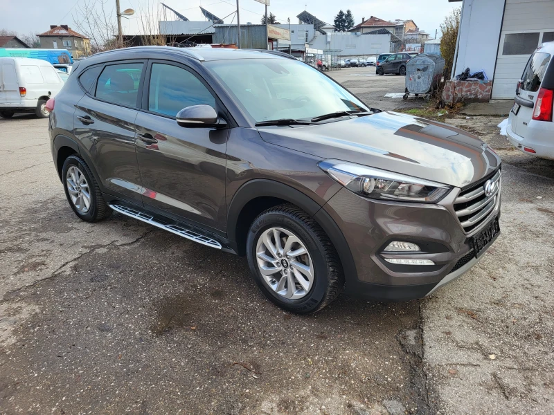 Hyundai Tucson 1.6i, снимка 3 - Автомобили и джипове - 48480015