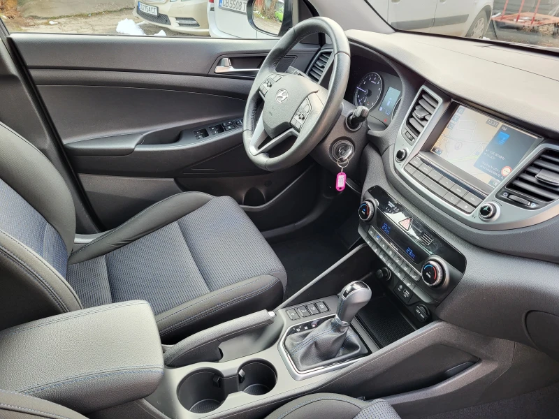 Hyundai Tucson 1.6i, снимка 7 - Автомобили и джипове - 48480015