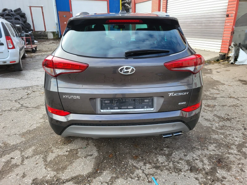 Hyundai Tucson 1.6i, снимка 6 - Автомобили и джипове - 48480015