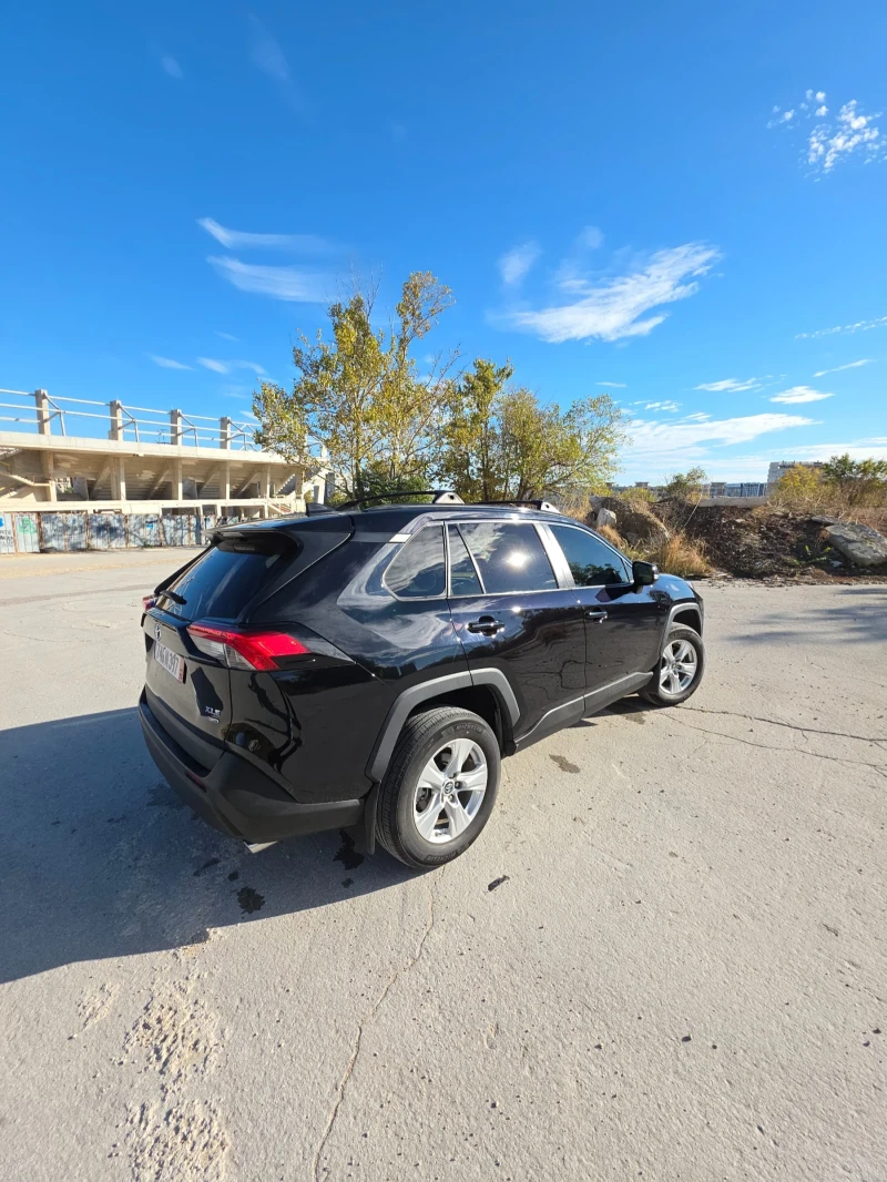 Toyota Rav4 2.5 AWD XLE (executive luxury edition), снимка 2 - Автомобили и джипове - 52519932