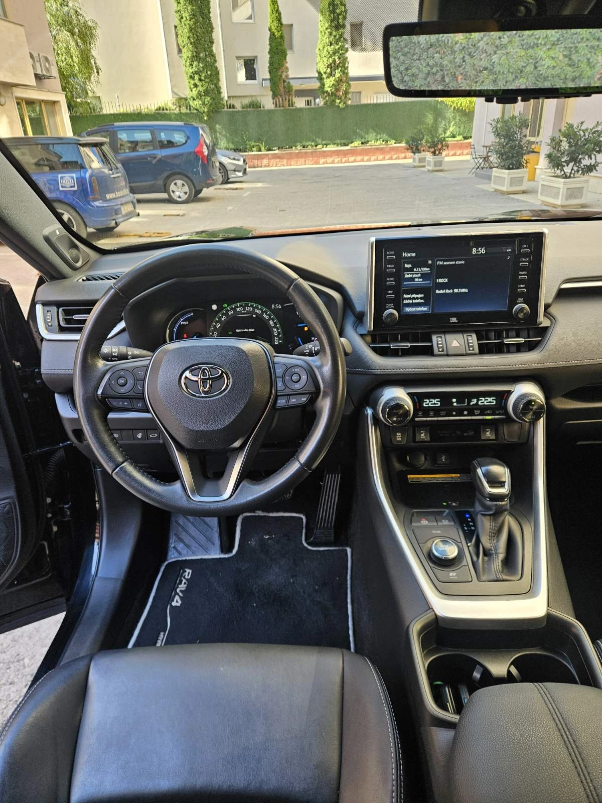 Toyota Rav4 2.5 Hybrid /Black Edition/ 4WD/Гаранция до 08.2026 - изображение 9