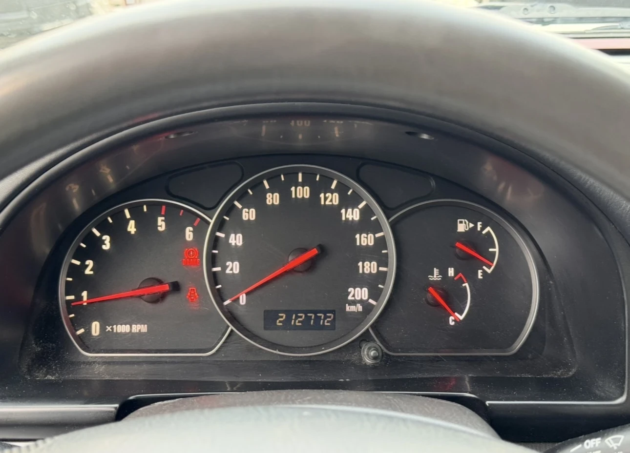 Suzuki Grand vitara 2.0TD / 4x4 / Клима - изображение 7