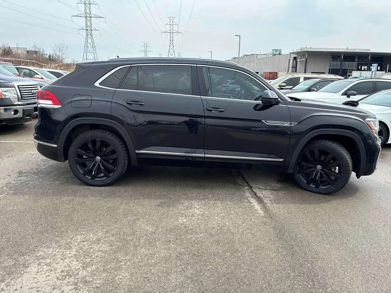 VW Atlas * Execline * ДИСТРОНИК * ОБДУХВАНЕ * 2 КЛЮЧА * , снимка 3 - Автомобили и джипове - 54077002