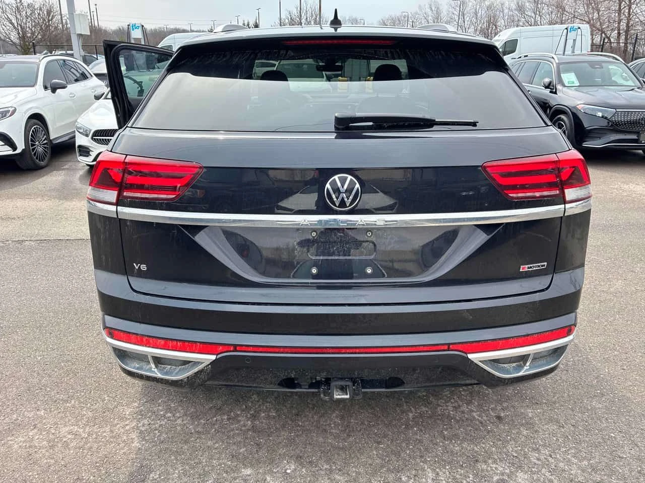 VW Atlas * Execline * ДИСТРОНИК * ОБДУХВАНЕ * 2 КЛЮЧА * , снимка 4 - Автомобили и джипове - 54077002