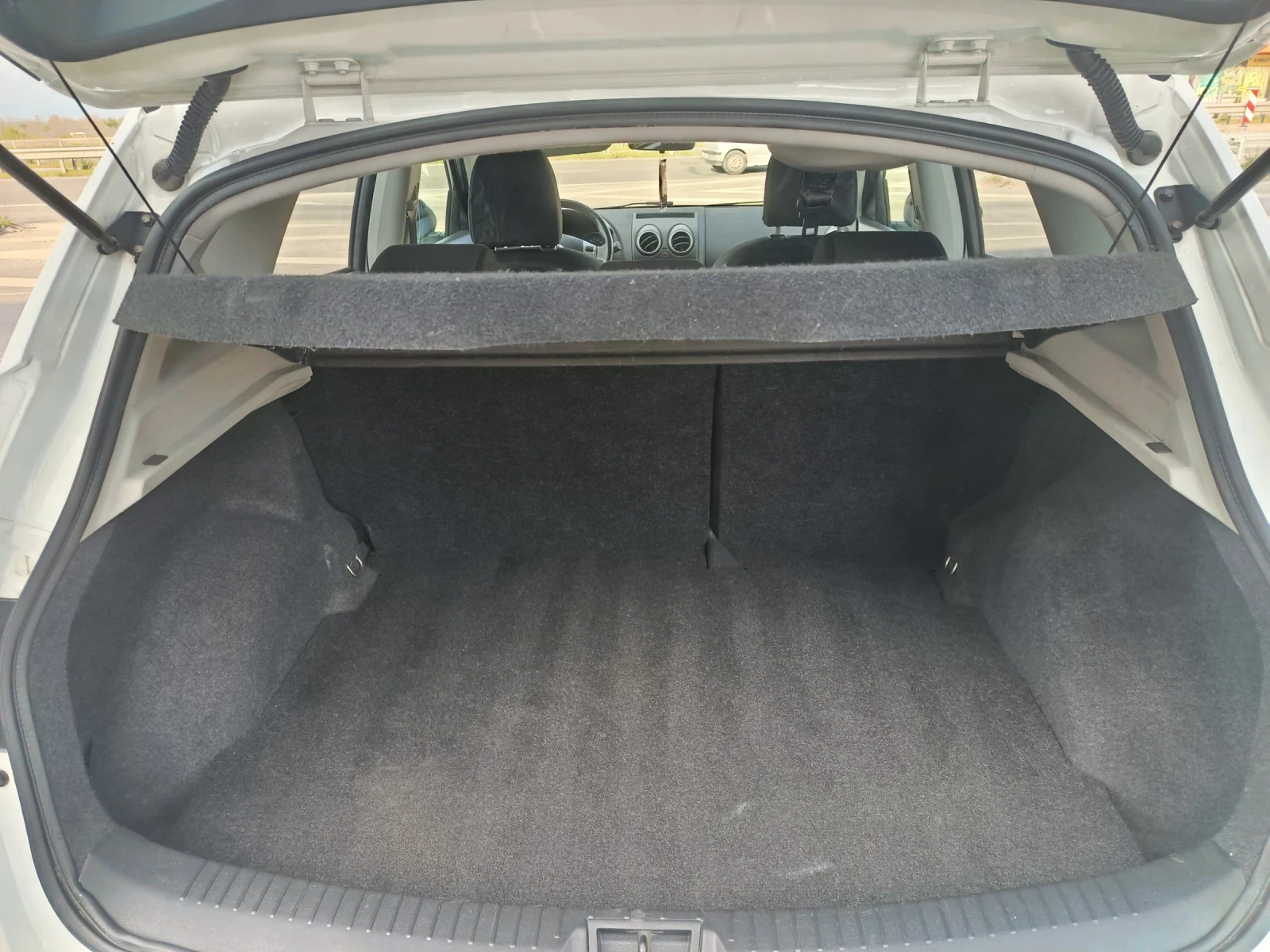 Nissan Qashqai 1, 5dci, снимка 13 - Автомобили и джипове - 54381494