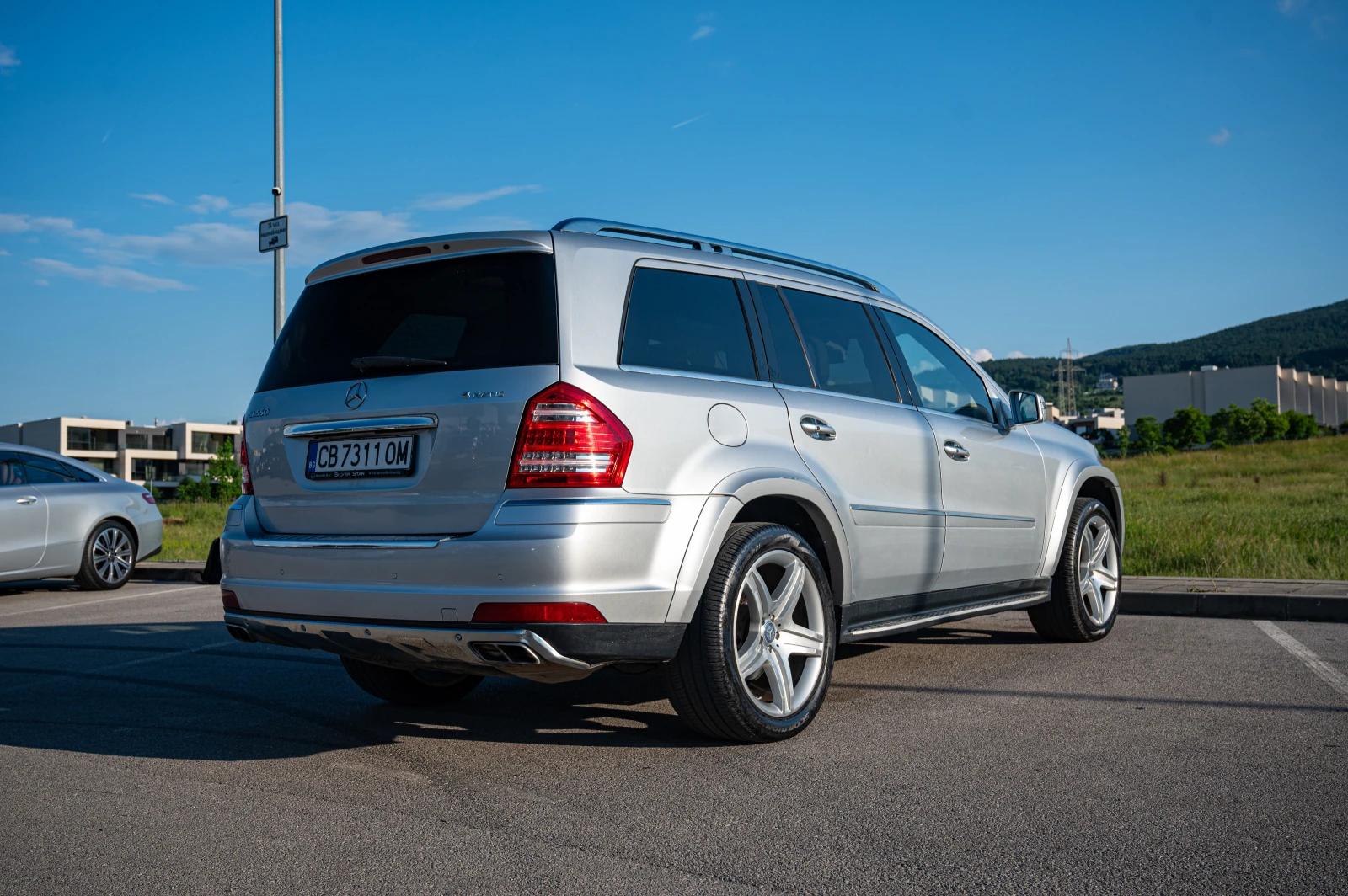Mercedes-Benz GL 550 Grand Edition Designo, снимка 6 - Автомобили и джипове - 54885940
