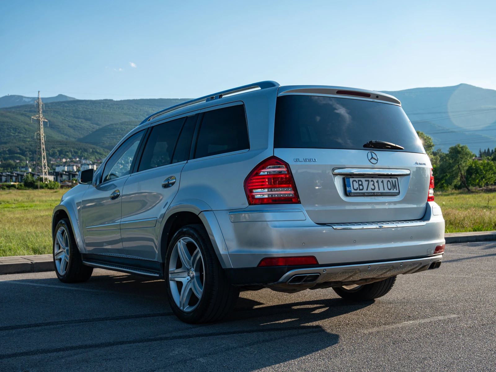 Mercedes-Benz GL 550 Grand Edition Designo, снимка 4 - Автомобили и джипове - 54885940