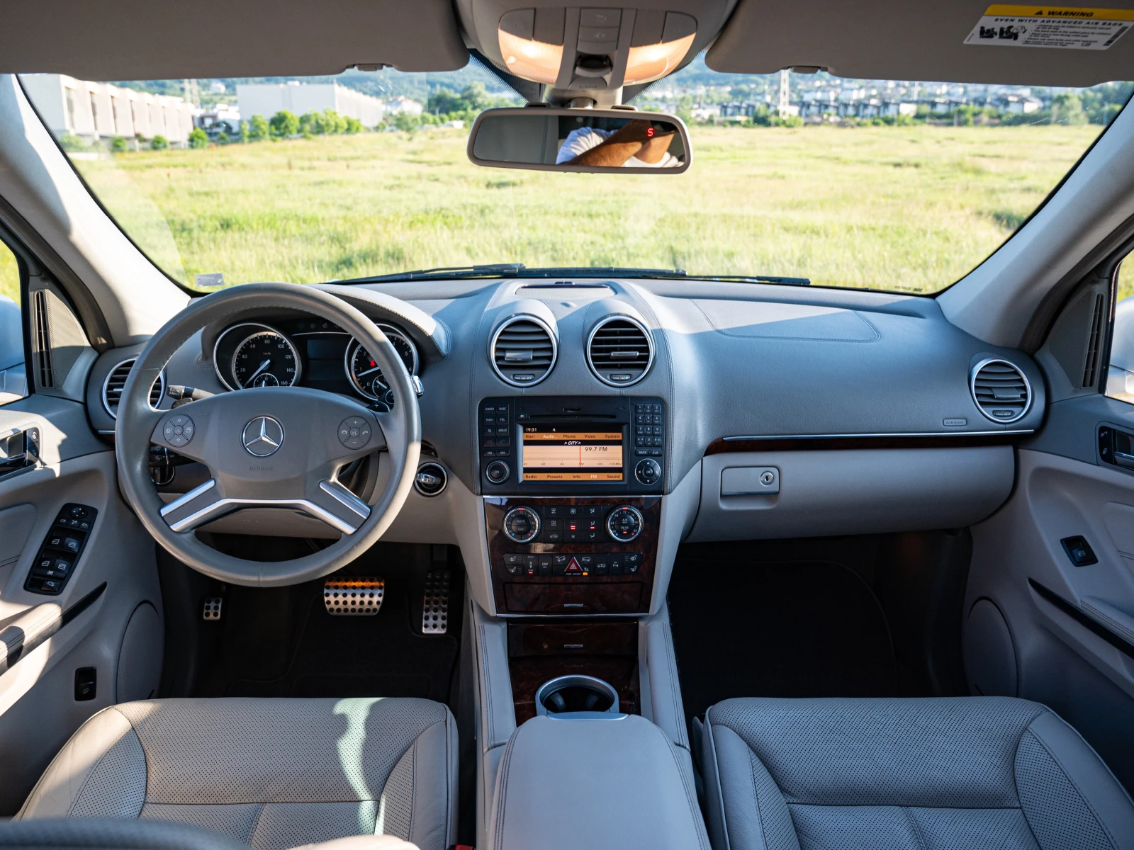 Mercedes-Benz GL 550 Grand Edition Designo, снимка 10 - Автомобили и джипове - 54885940