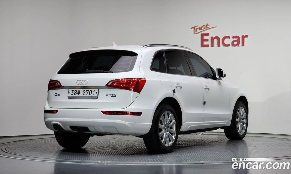 Audi Q5 2.0 TDI Quattro Dynamic 8R, снимка 2 - Автомобили и джипове - 55965290