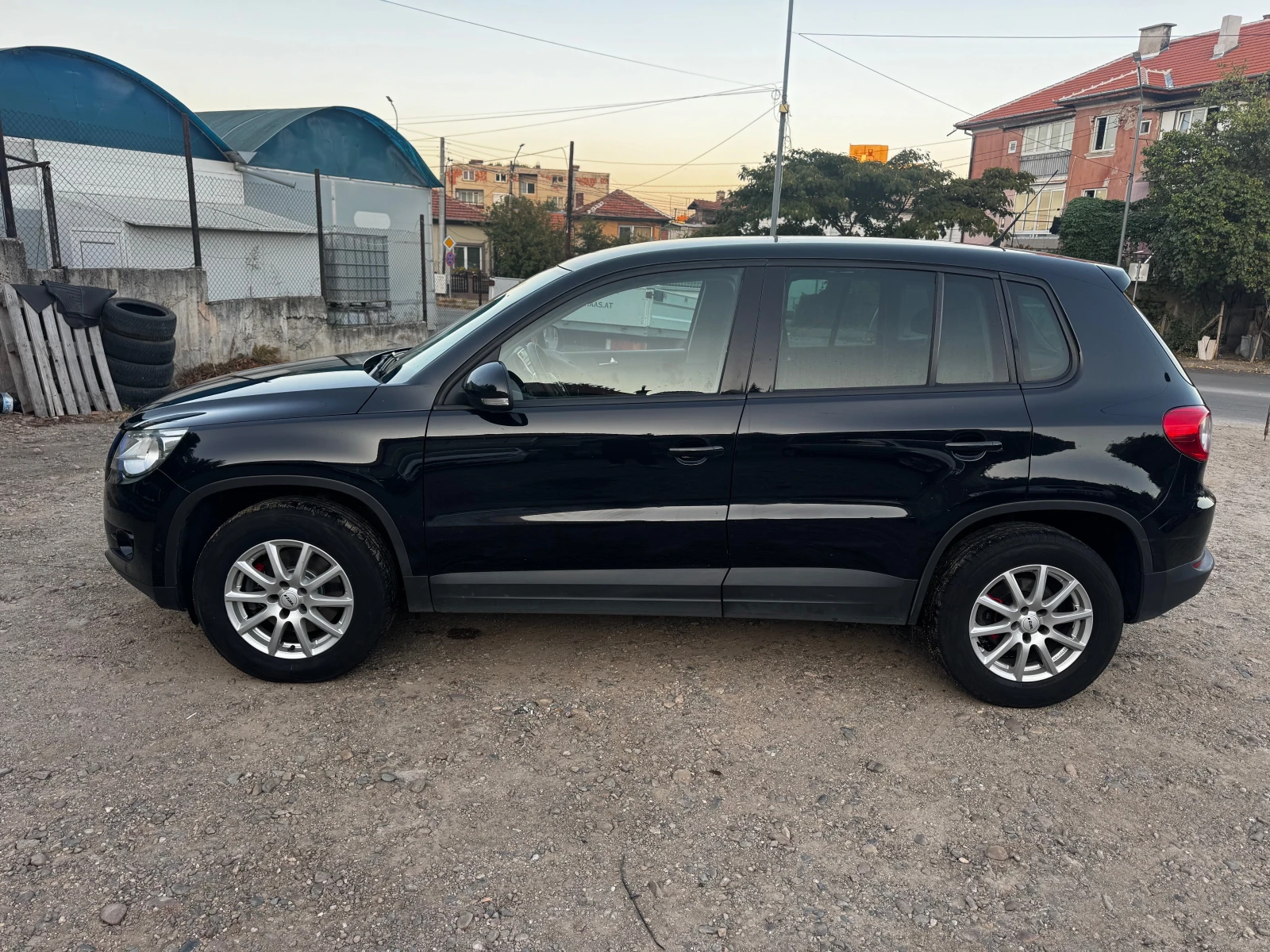 VW Tiguan 2.0TDI-140* KLIMA* NOV VNOS* , снимка 2 - Автомобили и джипове - 56300075