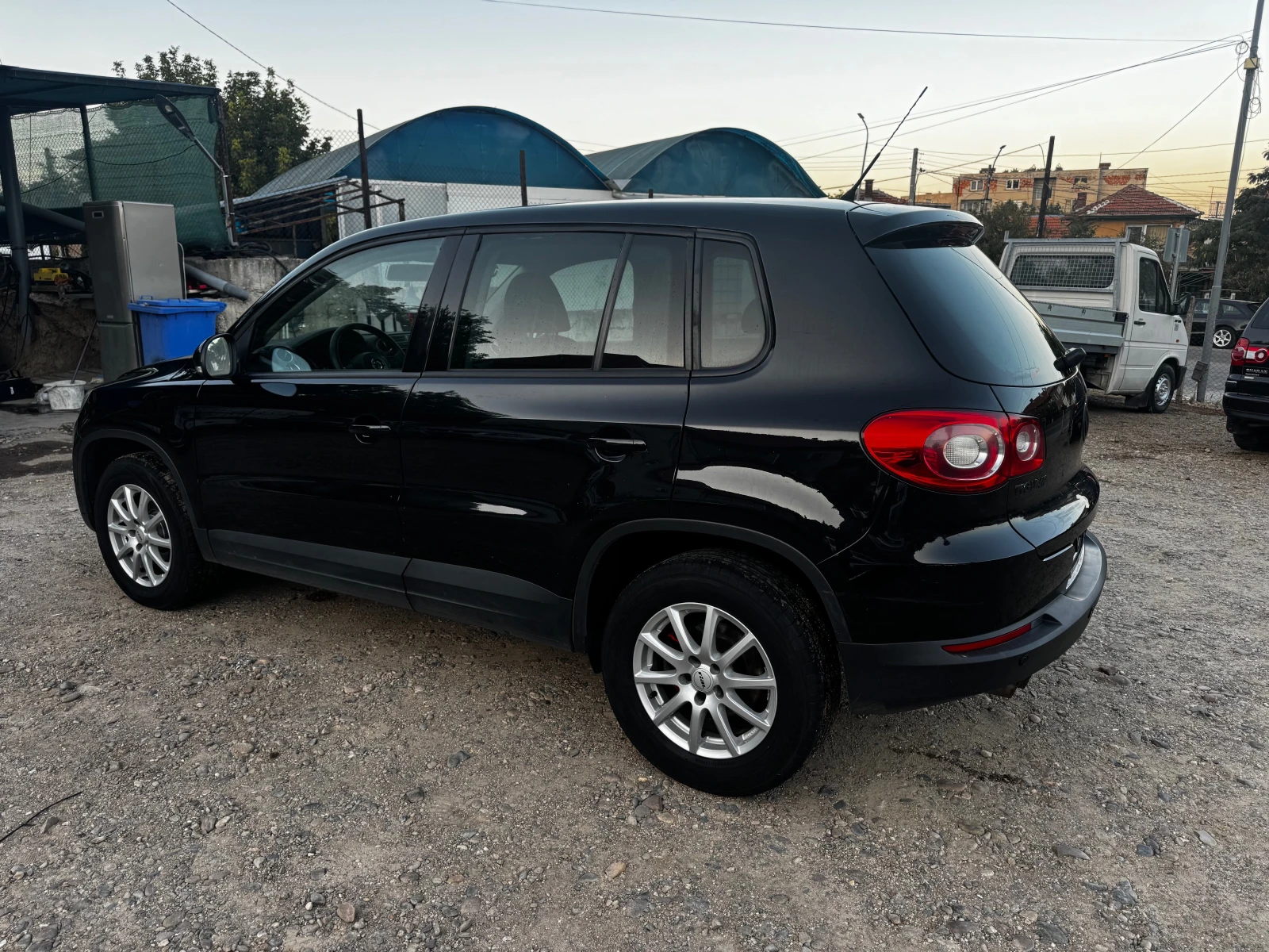 VW Tiguan 2.0TDI-140* KLIMA* NOV VNOS* , снимка 3 - Автомобили и джипове - 56300075