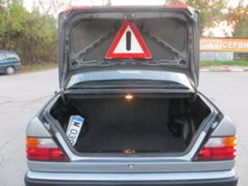 Mercedes-Benz 124 E230 реални км., снимка 17