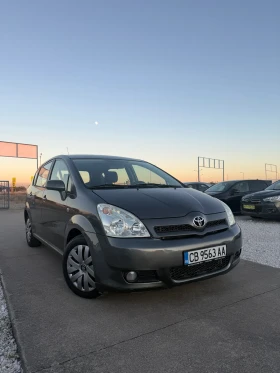 Toyota Corolla verso 2.2 D4D, снимка 3