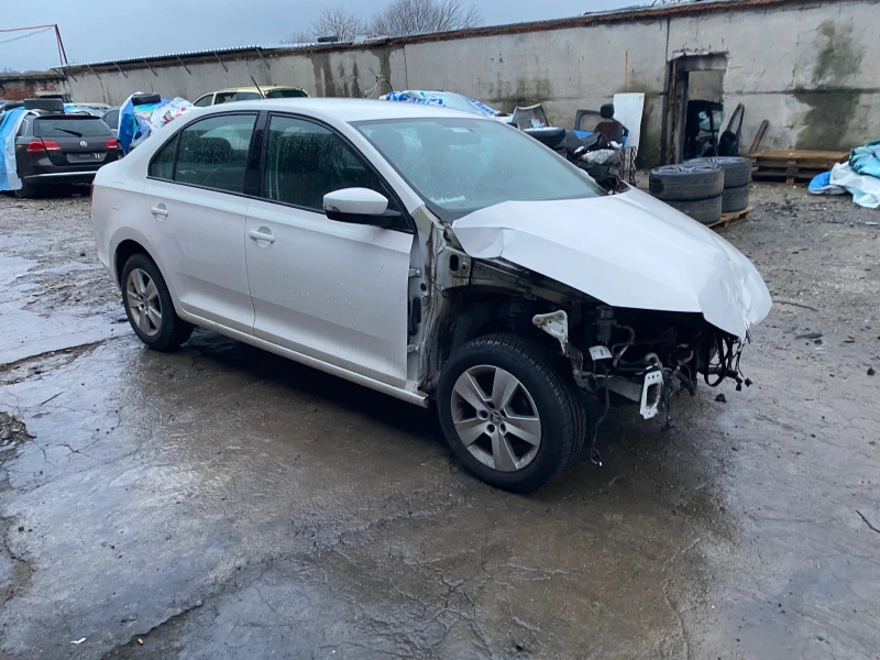 Skoda Rapid 1.0, снимка 10 - Автомобили и джипове - 43428852