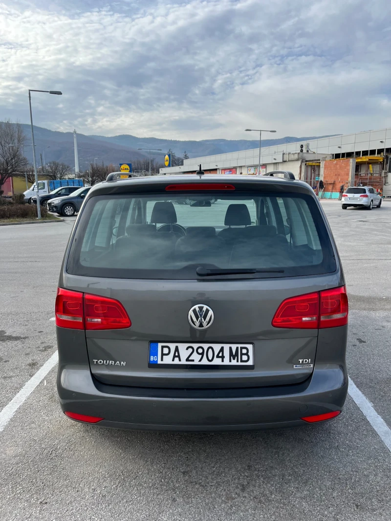 VW Touran, снимка 4 - Автомобили и джипове - 48310198