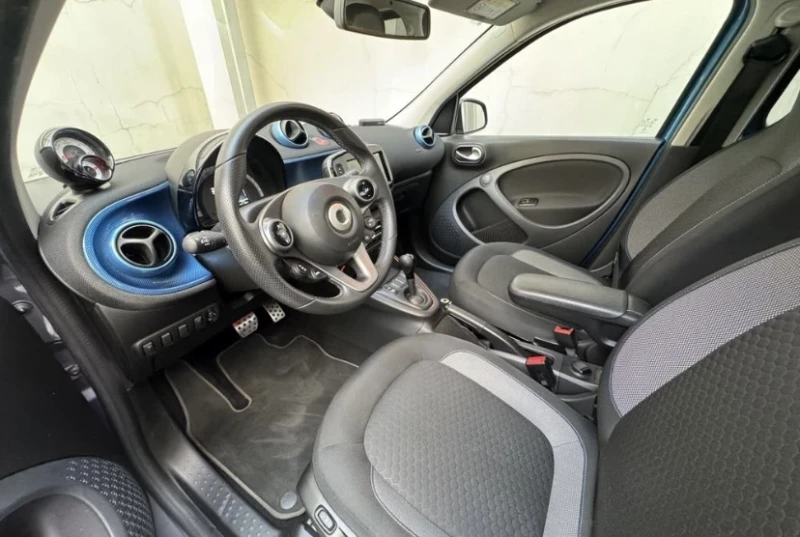 Smart Forfour 12.2020г 28000км, снимка 7 - Автомобили и джипове - 51947278
