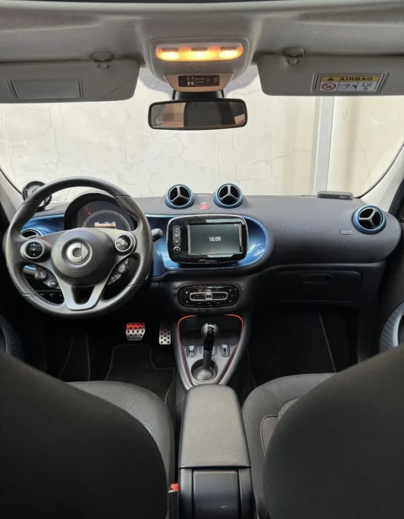 Smart Forfour 12.2020г 28000км, снимка 5 - Автомобили и джипове - 51947278