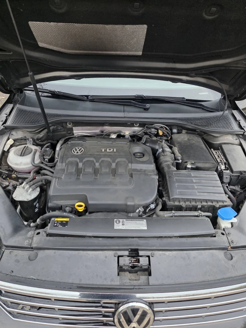 VW Passat, снимка 16 - Автомобили и джипове - 52507344