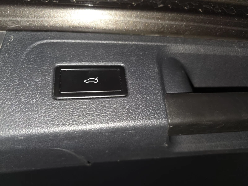 VW Passat, снимка 15 - Автомобили и джипове - 52507344