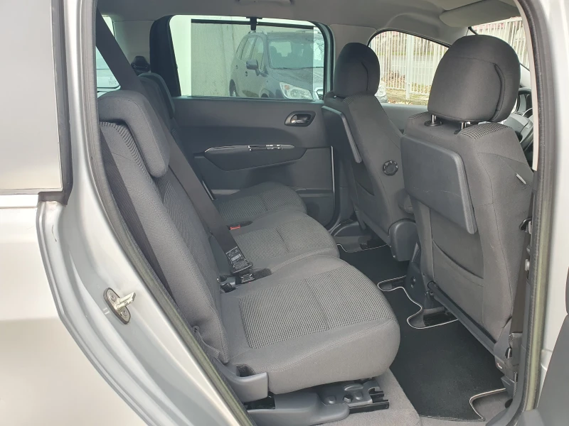 Peugeot 5008 1.6/112KS, снимка 13 - Автомобили и джипове - 52856555