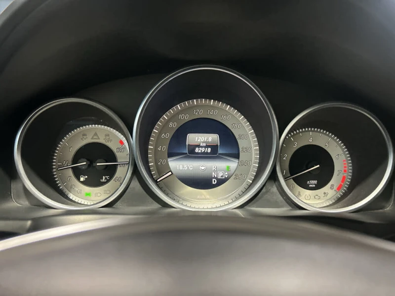 Mercedes-Benz E 55 Coupe * АвтоКредит* (ЦЕНА ДО БГ)* , снимка 11 - Автомобили и джипове - 52996599