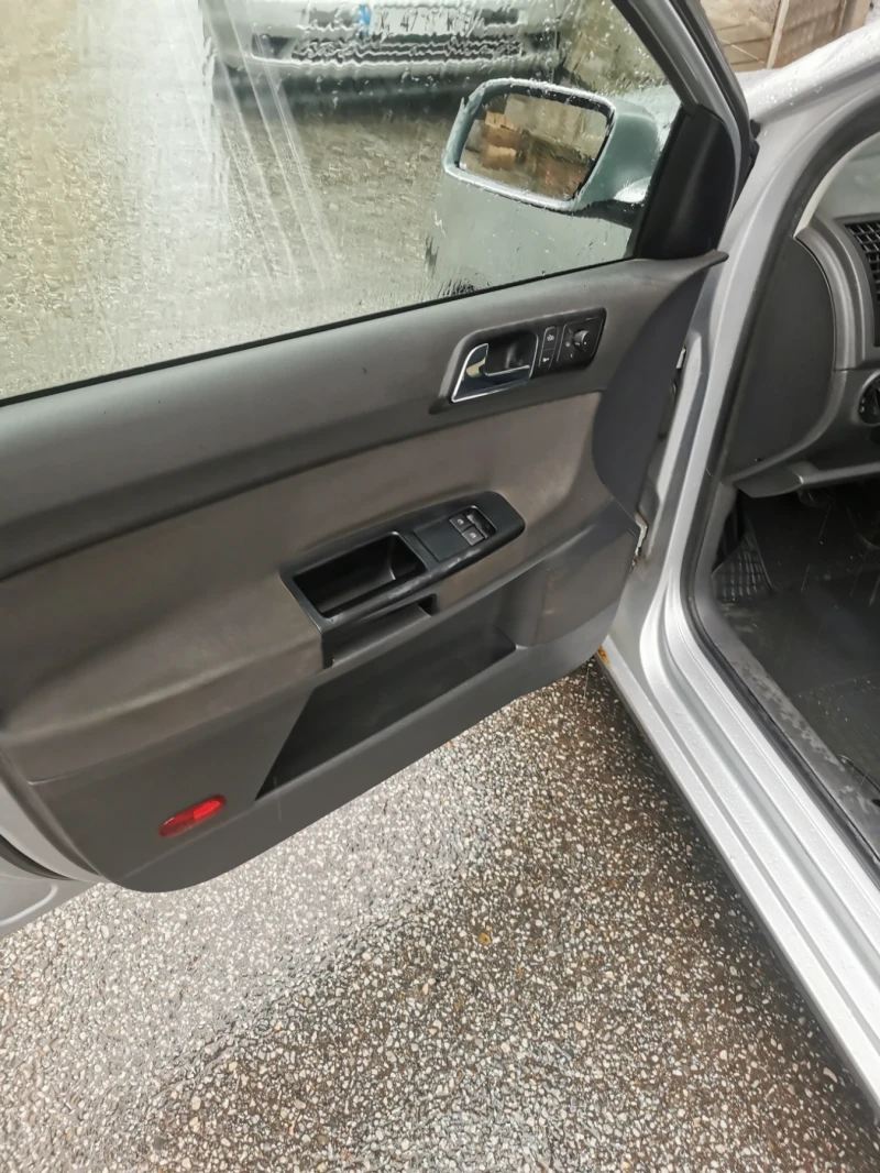 VW Polo Хачбек 1, 4 бензин 4, 5 врати, снимка 12 - Автомобили и джипове - 53053479