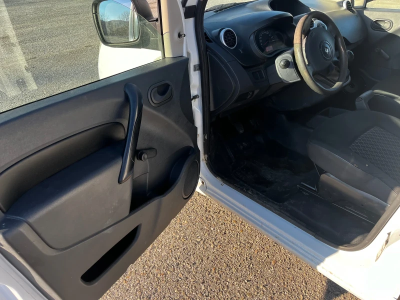 Renault Kangoo 1.5 DCI, снимка 9 - Автомобили и джипове - 53105684