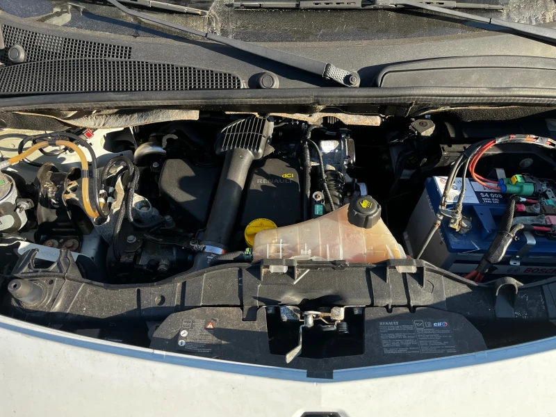 Renault Kangoo 1.5 DCI, снимка 12 - Автомобили и джипове - 53105684