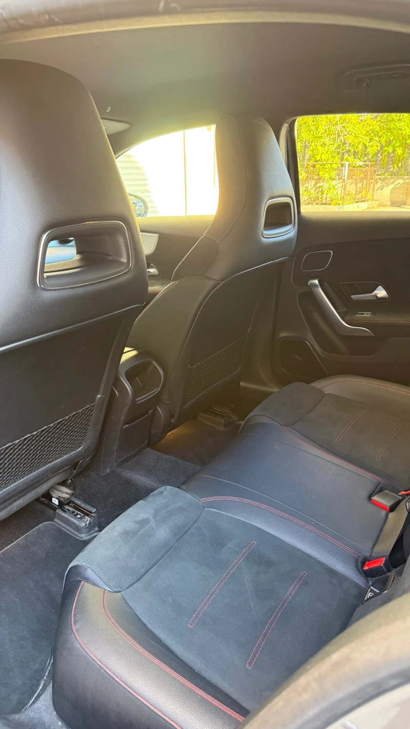 Mercedes-Benz A 180 AMG Line, снимка 9 - Автомобили и джипове - 53201920
