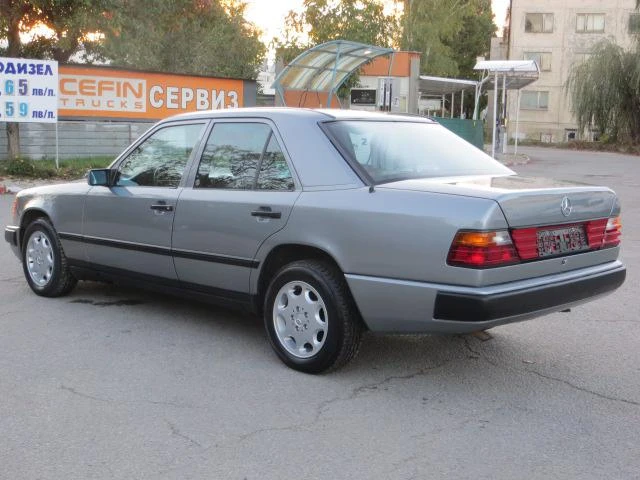 Mercedes-Benz 124 E230 реални км., снимка 7 - Автомобили и джипове - 30456198