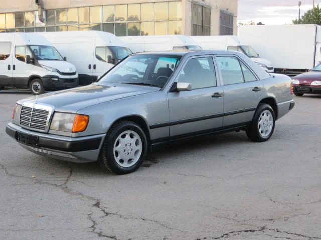 Mercedes-Benz 124 E230 реални км., снимка 1 - Автомобили и джипове - 30456198