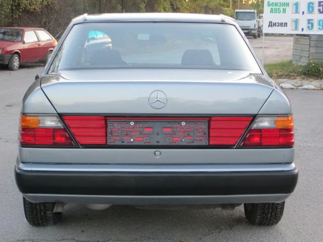 Mercedes-Benz 124 E230 реални км., снимка 6 - Автомобили и джипове - 30456198