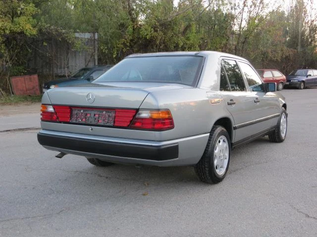 Mercedes-Benz 124 E230 реални км., снимка 5 - Автомобили и джипове - 30456198