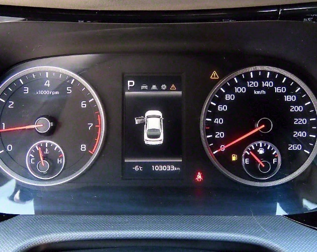 Kia K5 Първоначална вноска за такси - изображение 10