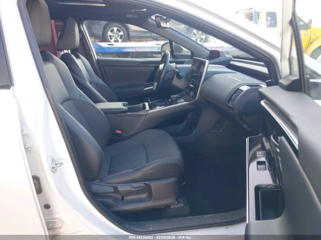 Toyota bZ4X * XLE* AWD* LED* ШИБИДАХ* , снимка 5 - Автомобили и джипове - 53664378