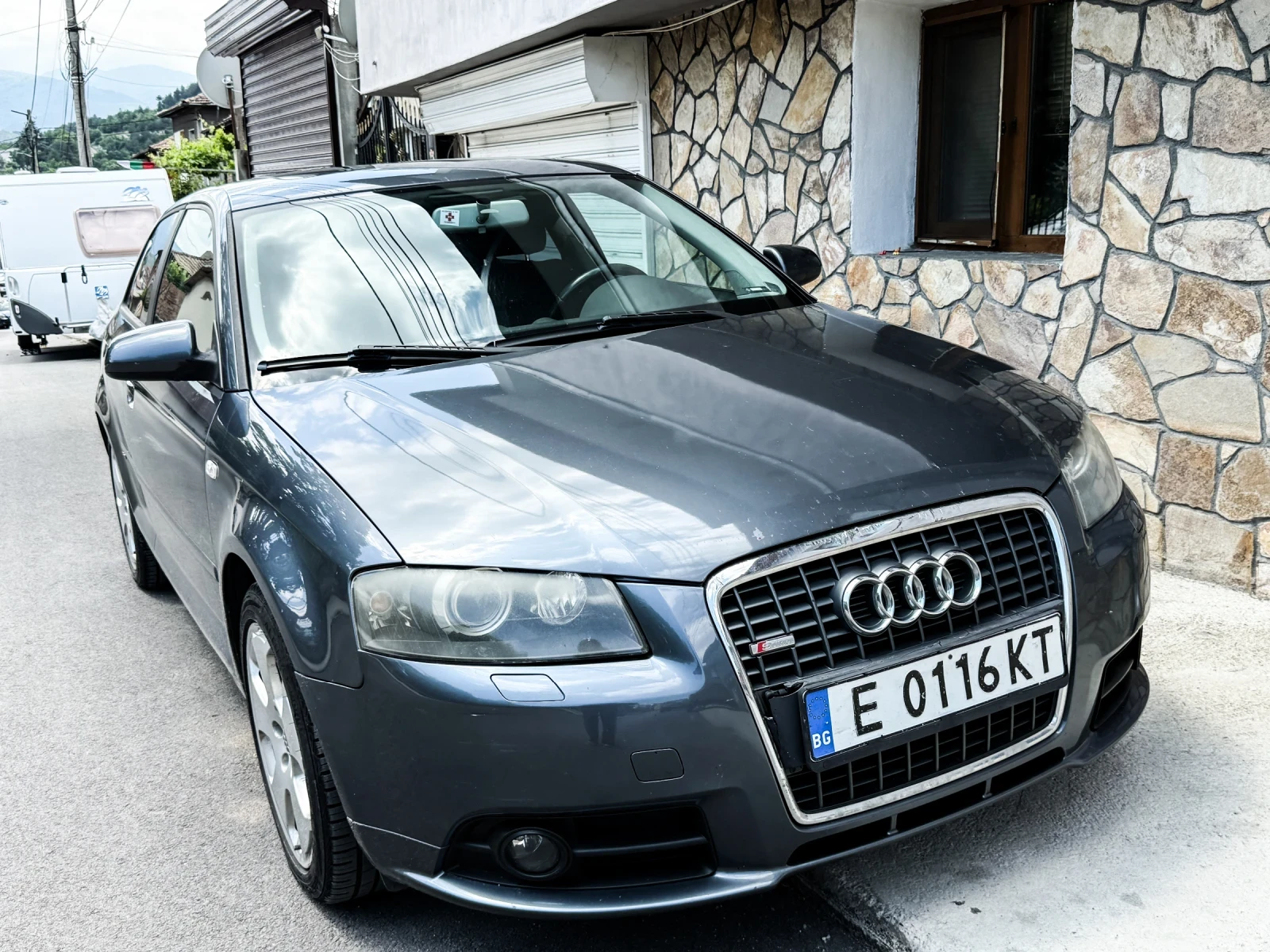 Audi A3 S-line (режим спорт) + 4 зимни гуми - изображение 2