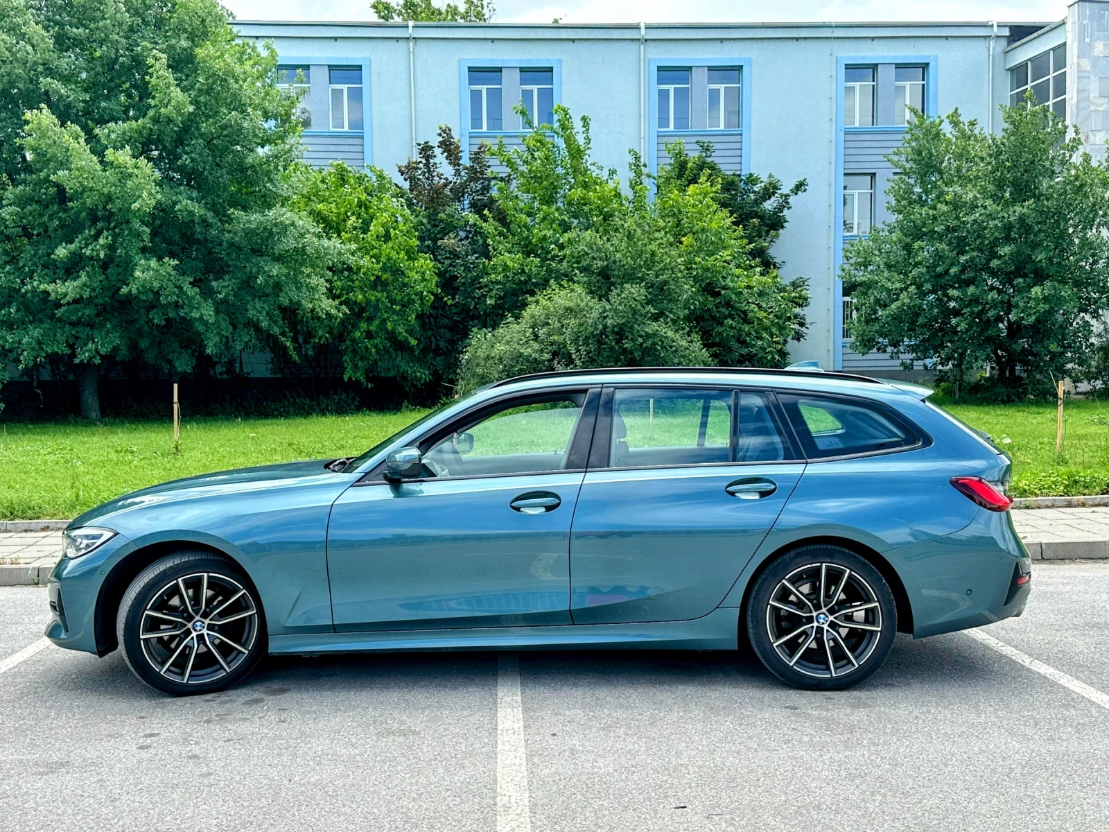 BMW 320 i touring M packet; mild hybrid  - изображение 8