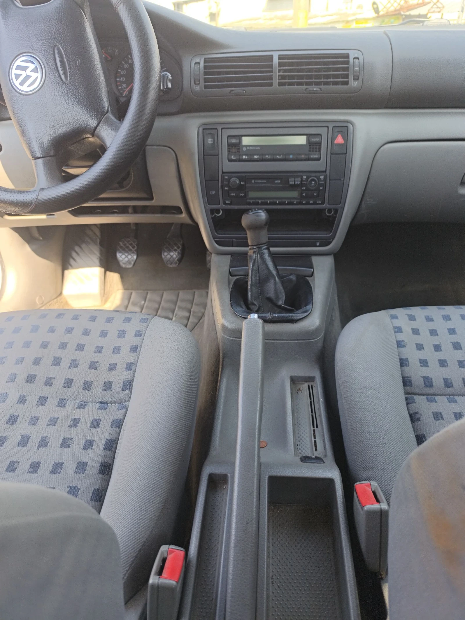 VW Passat, снимка 6 - Автомобили и джипове - 53866276