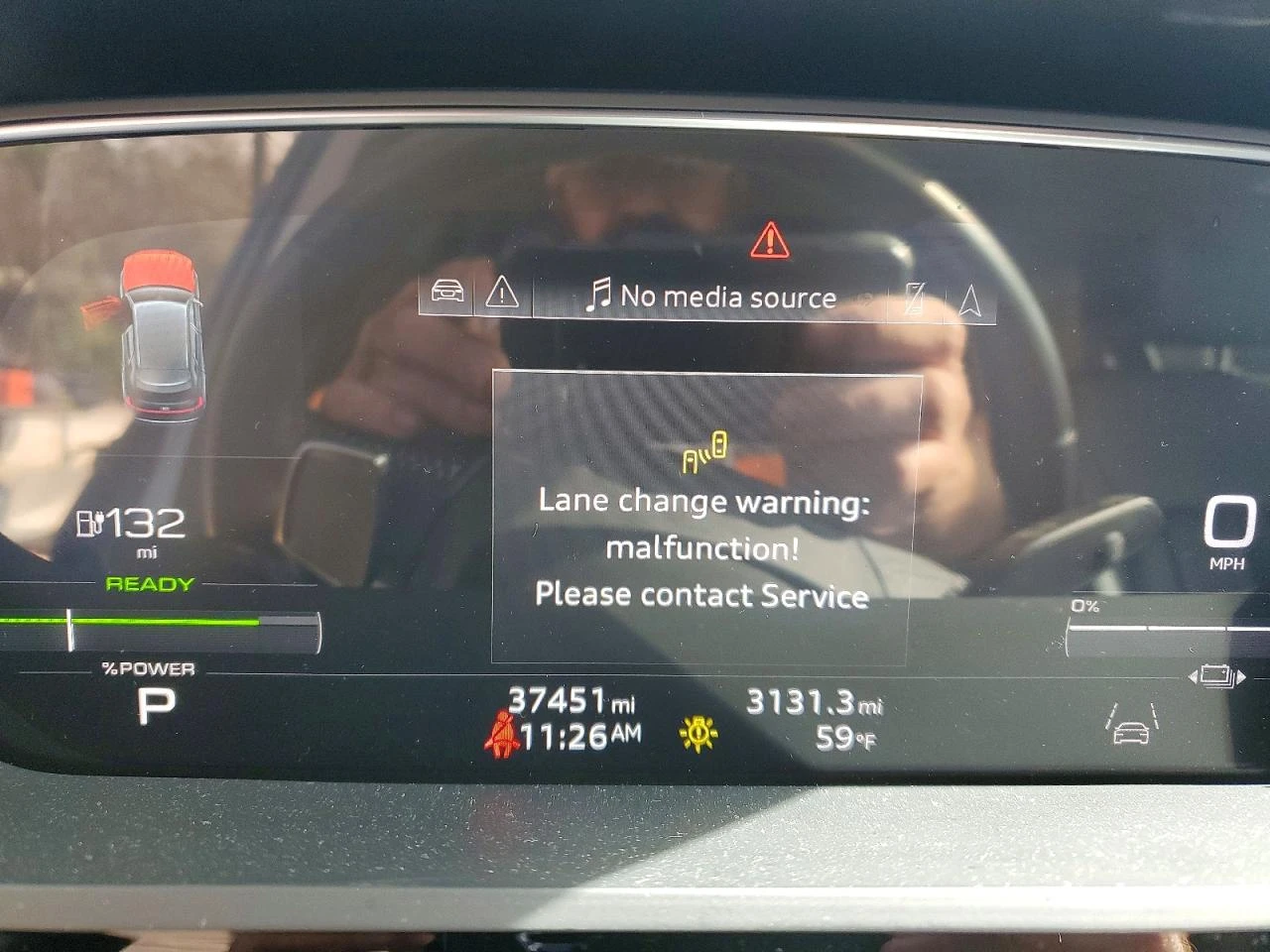 Audi E-Tron Premium Plus, снимка 9 - Автомобили и джипове - 53947044