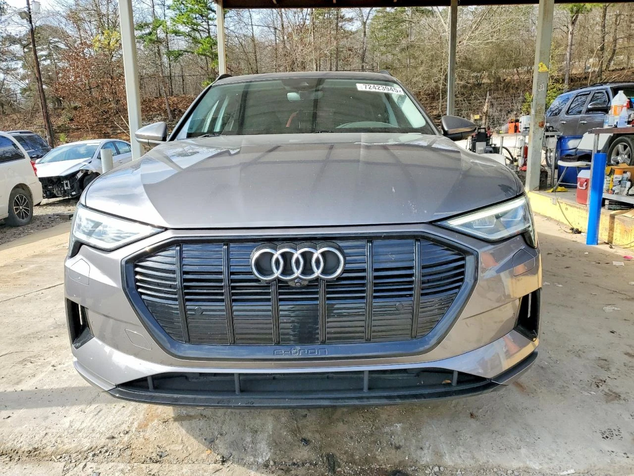 Audi E-Tron Premium Plus, снимка 5 - Автомобили и джипове - 53947044