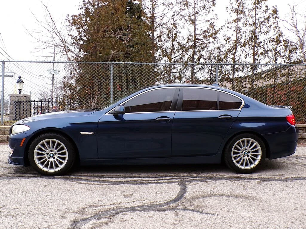 BMW 535 i * xDrive * DeepSea Blue * АвтоКредит* ЦЕНА ДО БГ, снимка 4 - Автомобили и джипове - 54152433