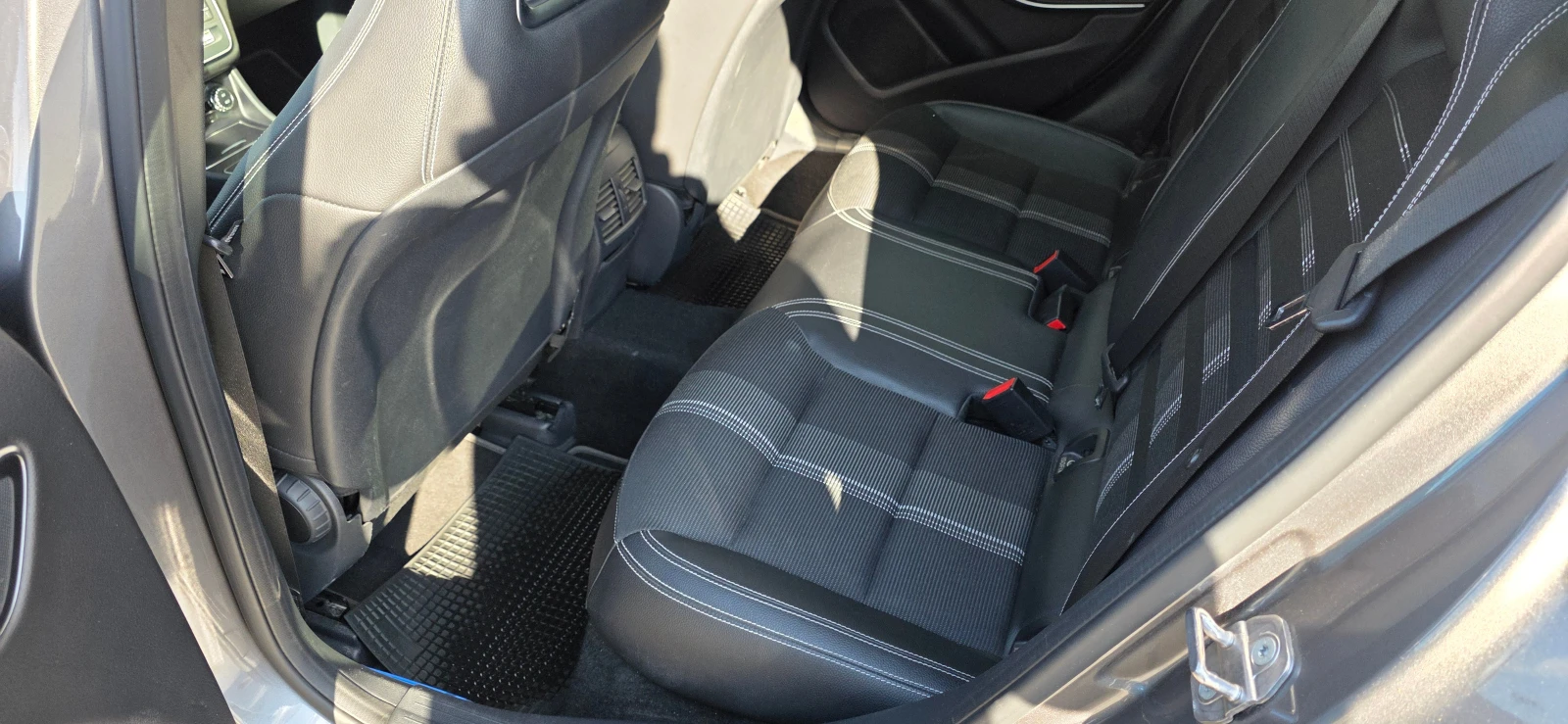 Mercedes-Benz GLA 180 Style / Urban, снимка 15 - Автомобили и джипове - 54176117