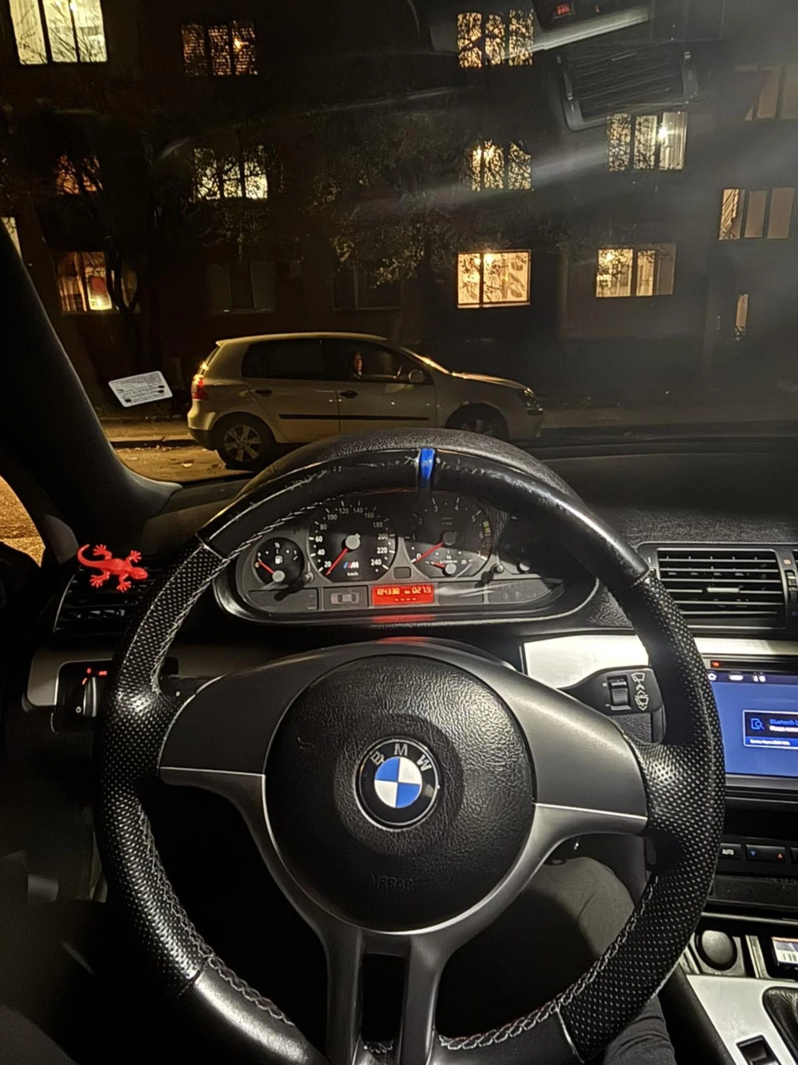 BMW 318, снимка 8 - Автомобили и джипове - 54253331