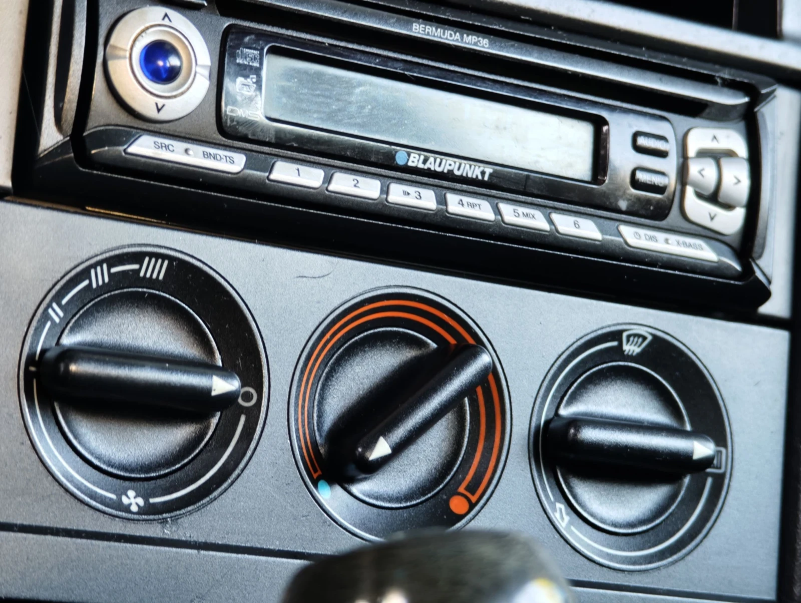 Audi 80 1, 6 Газ, снимка 8 - Автомобили и джипове - 54323208