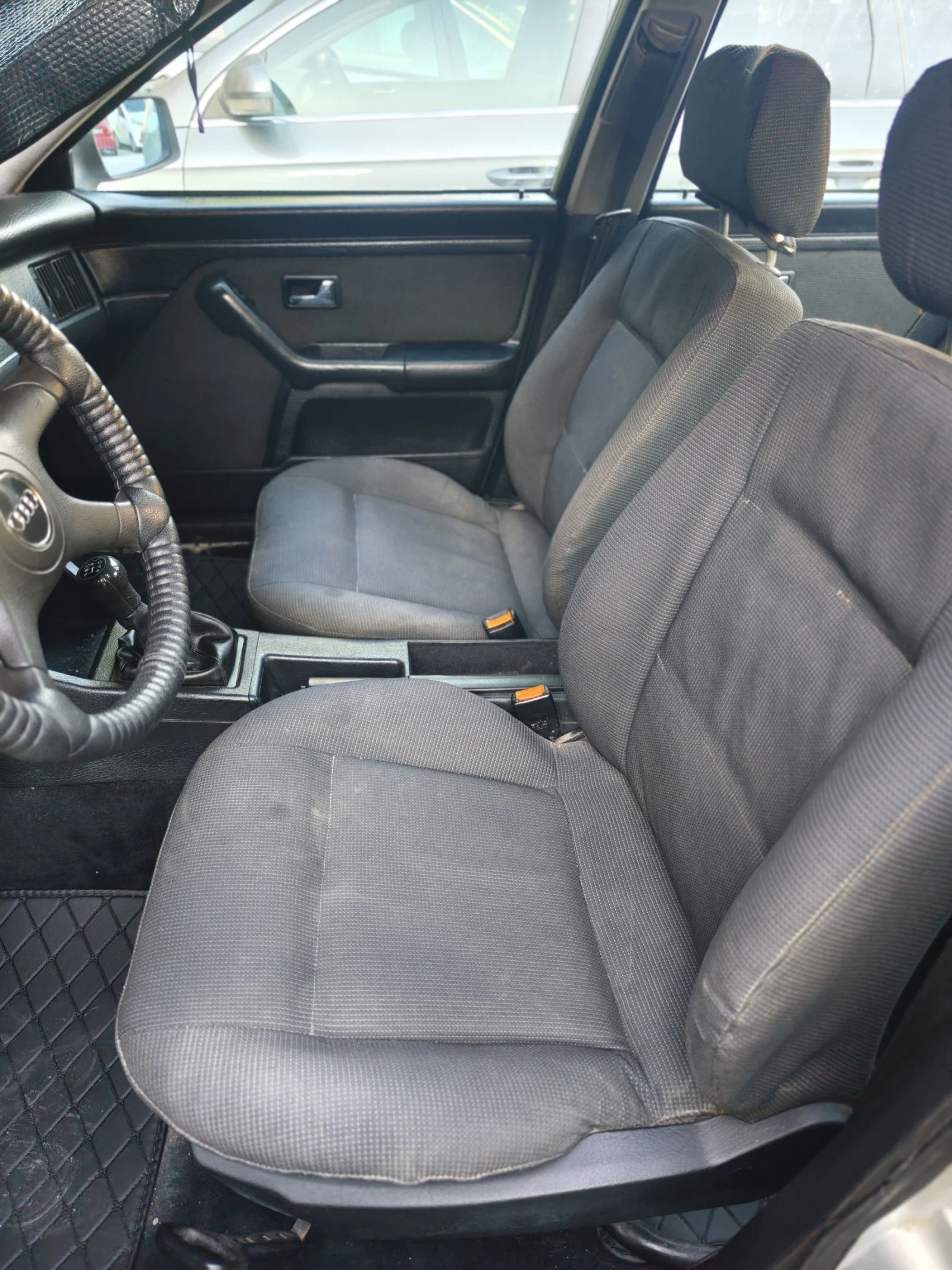 Audi 80 1, 6 Газ, снимка 10 - Автомобили и джипове - 54323208