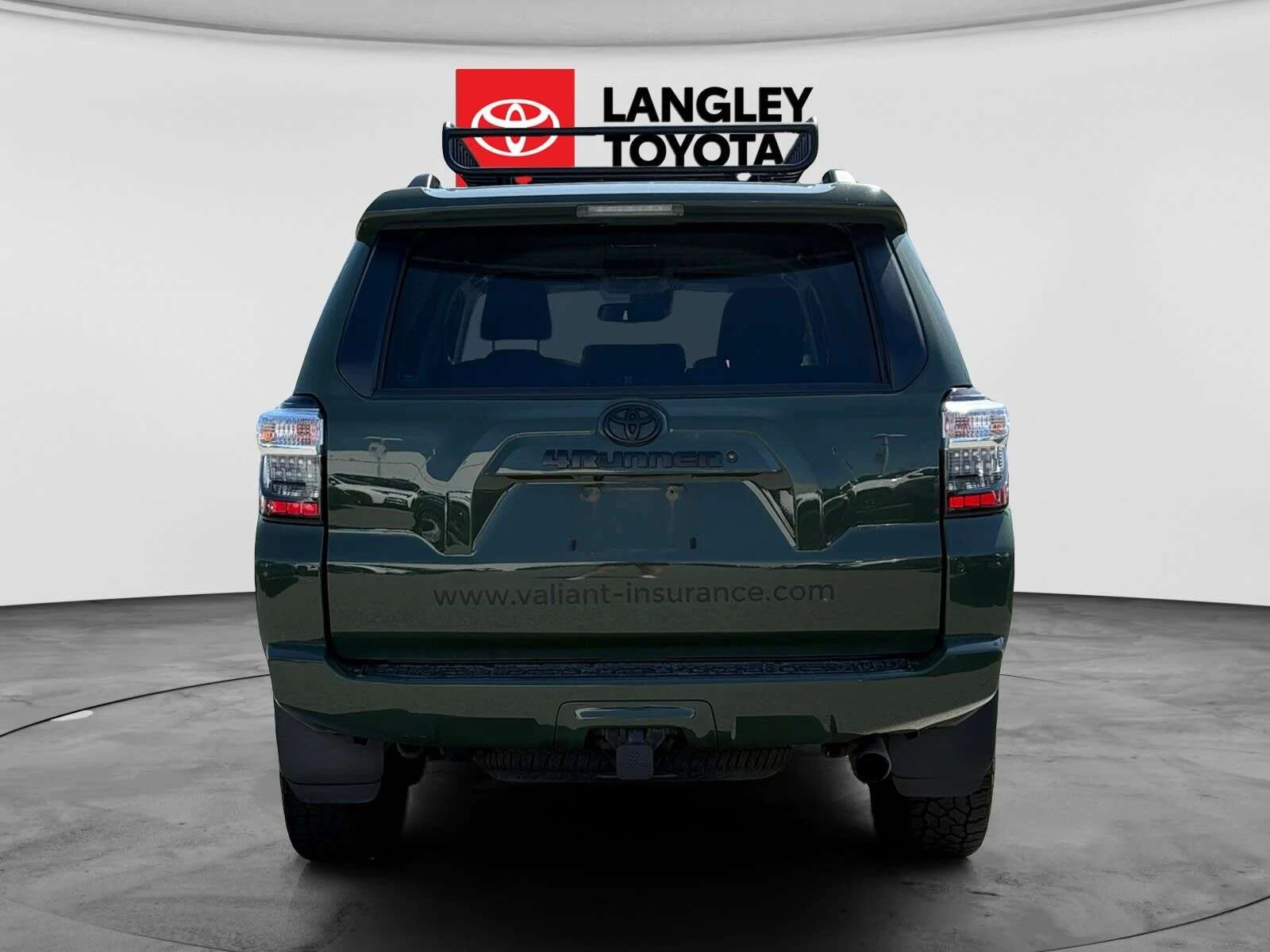 Toyota 4runner RAIL; ROOF BASKET, SAFETY SENSE, SUNROOF, HEATED, снимка 3 - Автомобили и джипове - 54640334