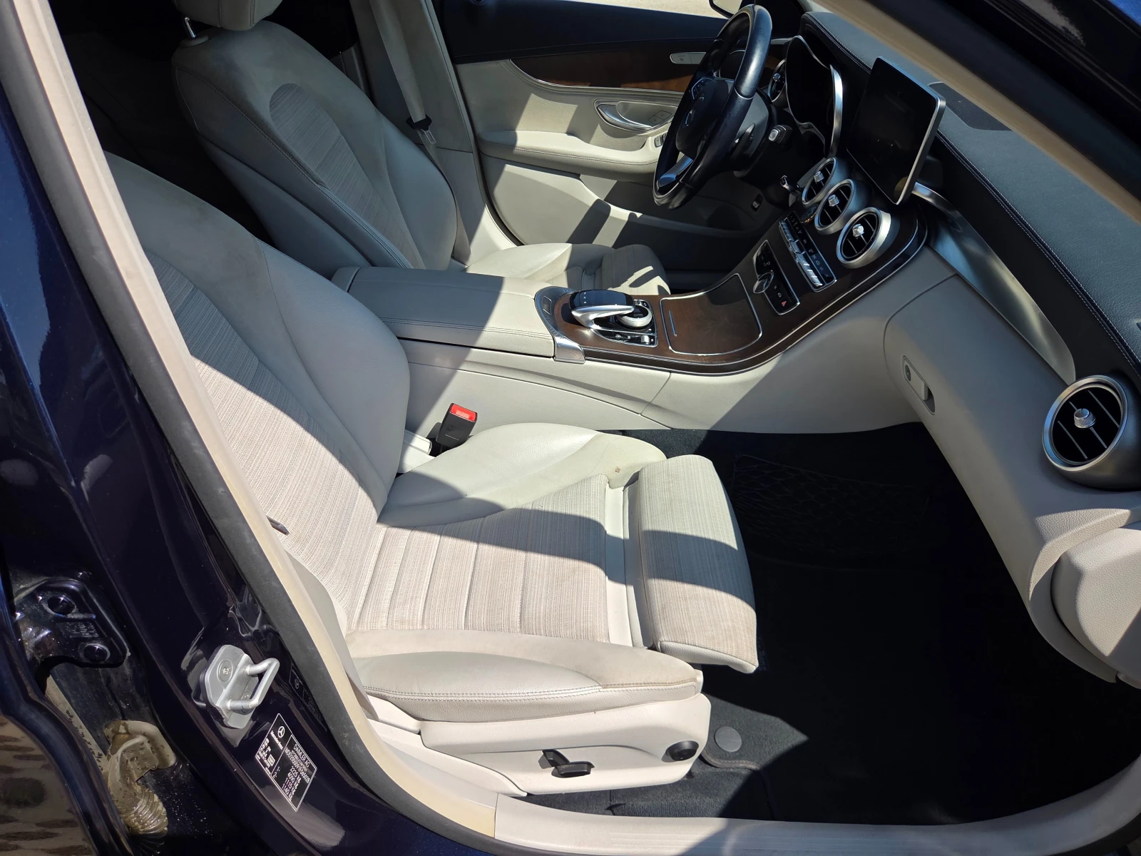 Mercedes-Benz C 250 4matik 360cam.distronic, снимка 11 - Автомобили и джипове - 55251778