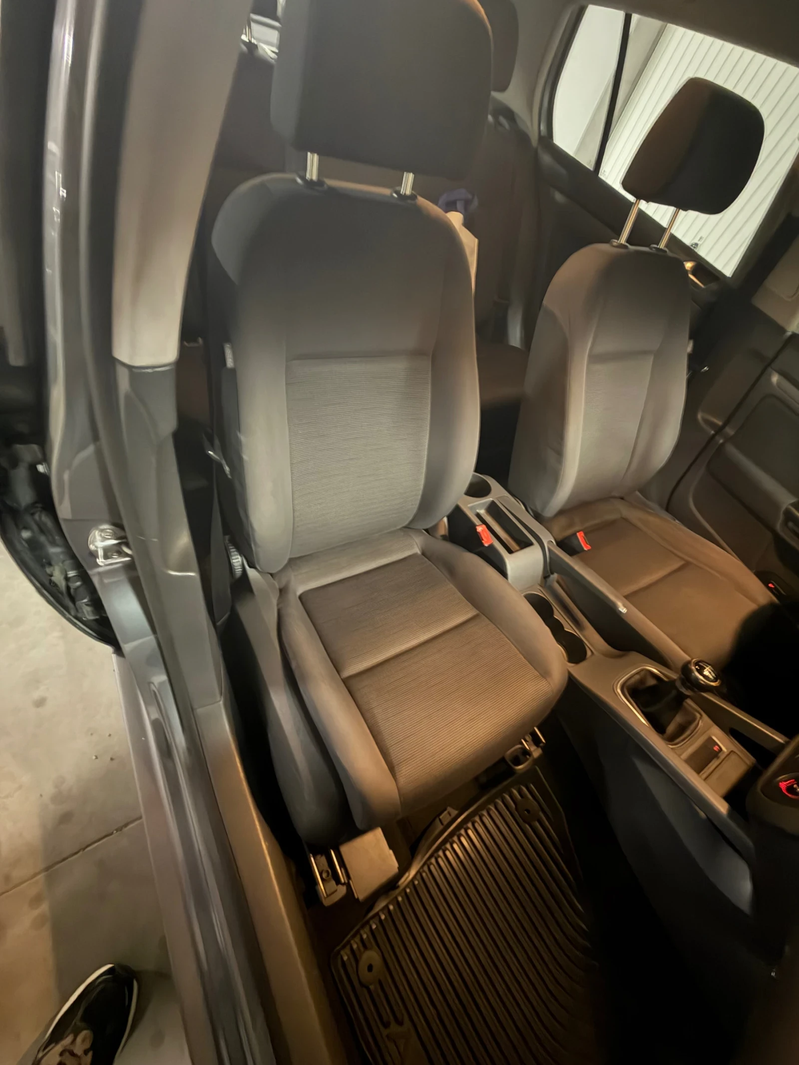 VW Golf 5 1.9 TDI, снимка 14 - Автомобили и джипове - 55465284